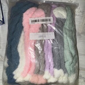 Cozy Women's Fuzzy Socks Set - Multicolor